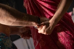 Massage tantrique Metz – mains douces de Chloé Vex sur peau huilée