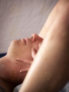 Massage naturiste Metz – reconnexion douce avec Chloé Vex